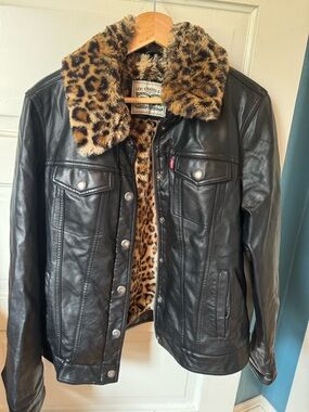 Levi's Black Faux Leather Trucker Jacket with Leopard Faux-Fur Trim sz L